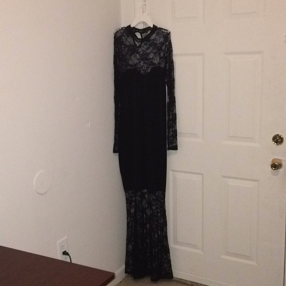 Elegant black sheer mermaid dress!